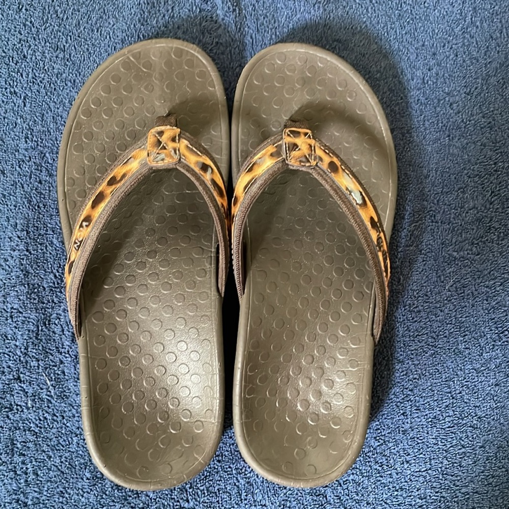 Vionic Tide ll flip flops